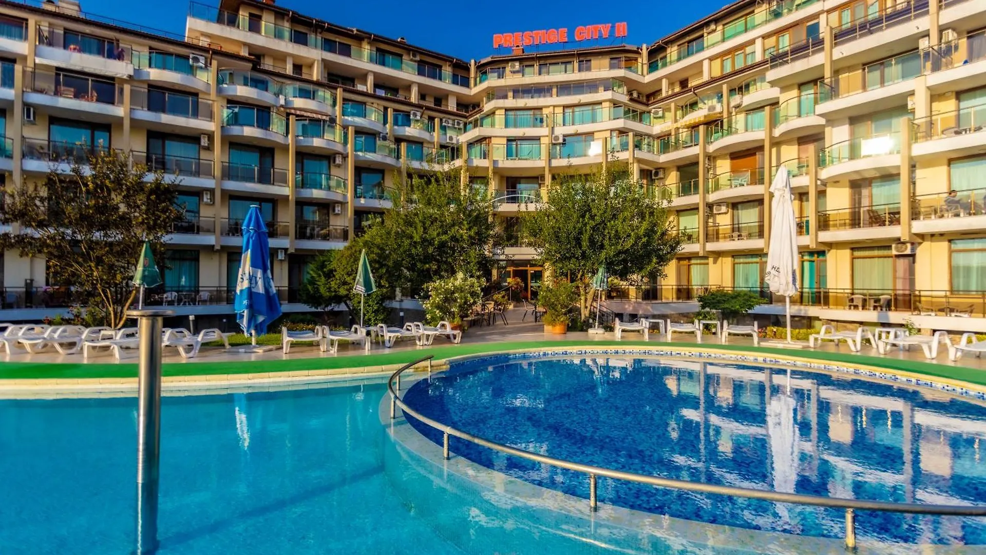 Aparthotel Hotel Prestige City II Primorsko 3*,
